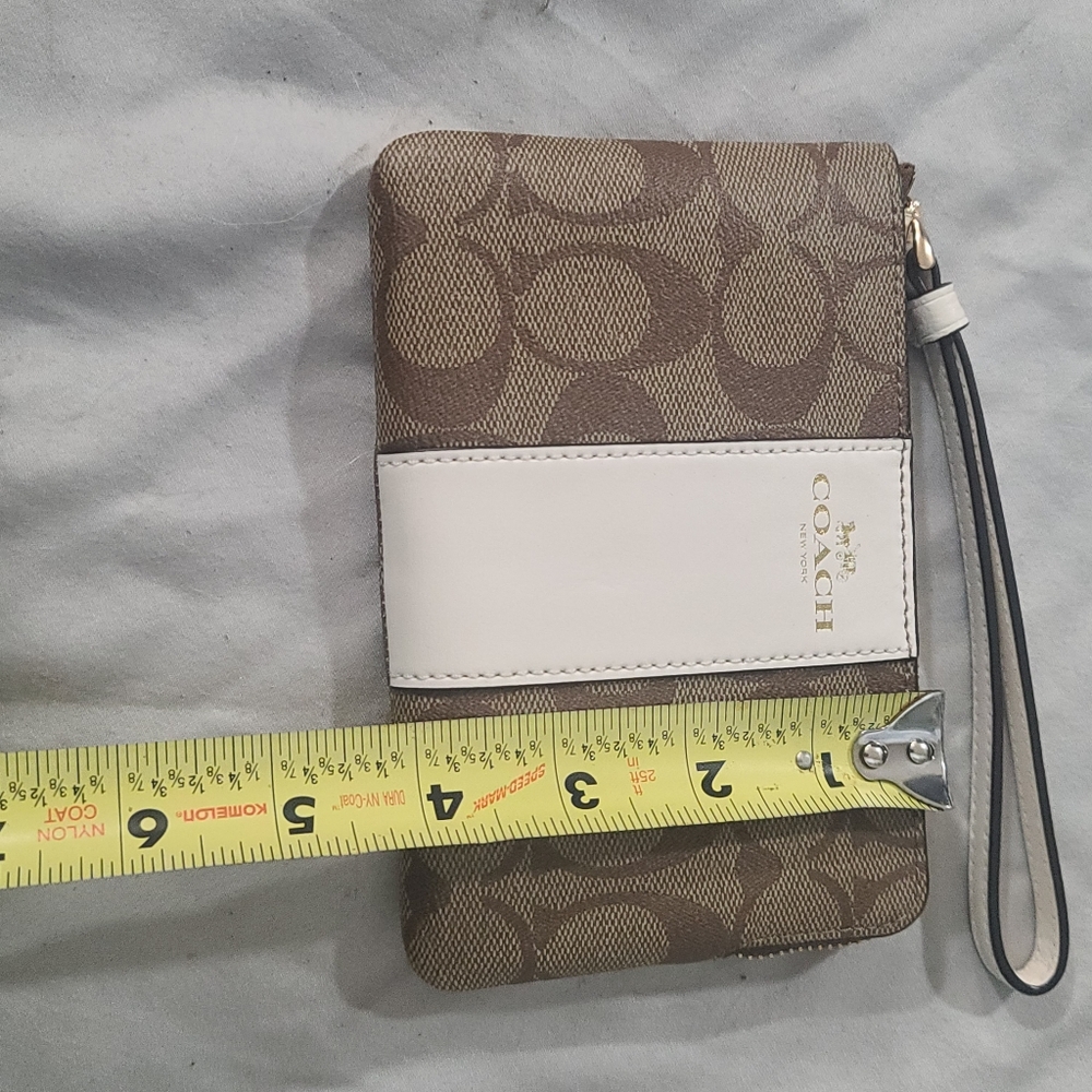 Coach Corner Zip Brown and White Wristlet - Picture 9 of 10